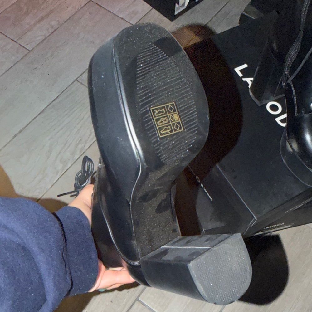 Black Platform Lace-Up Boots - Picture 6 of 8